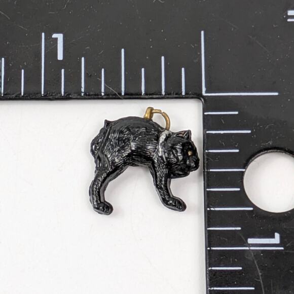 Vtg Japan Black Cat Charm Celluloid Halloween Collar Detail 0.75" Cracker Jack - Picture 1 of 4